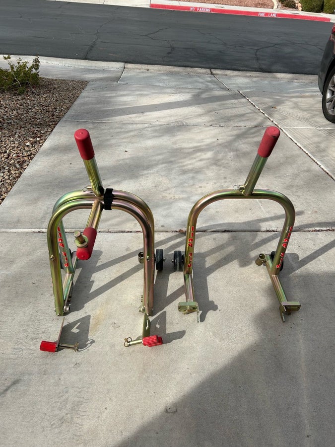FS - Pitbull Front and Rear Stands - Las Vegas NV